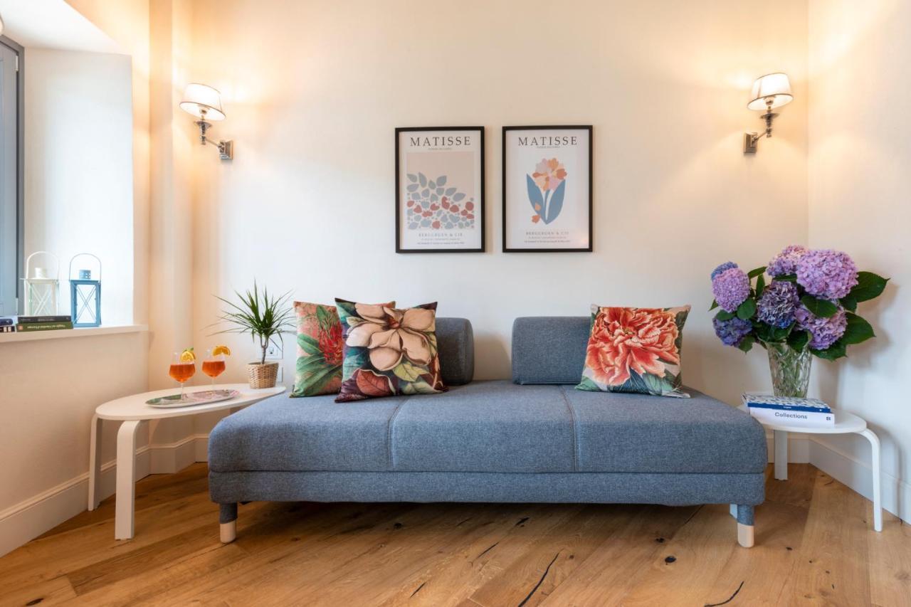 Isola Bella Apartments Via Vittorio Emanuele สเตรซา ภายนอก รูปภาพ