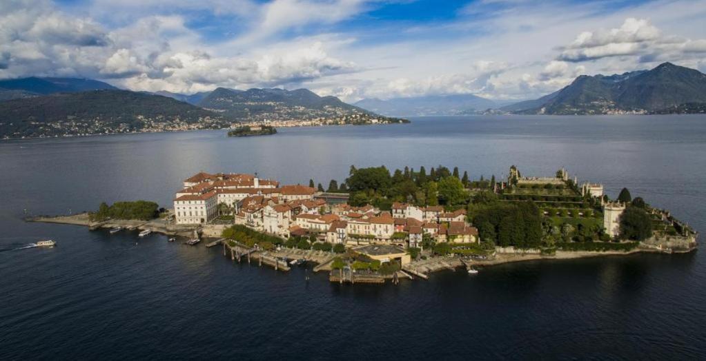 Isola Bella Apartments Via Vittorio Emanuele สเตรซา ภายนอก รูปภาพ