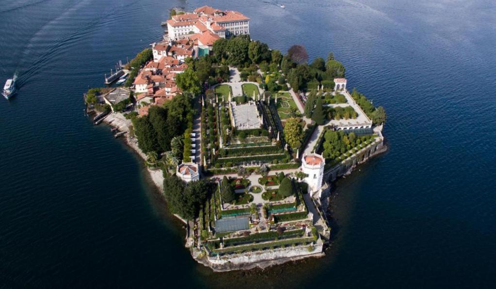 Isola Bella Apartments Via Vittorio Emanuele สเตรซา ภายนอก รูปภาพ